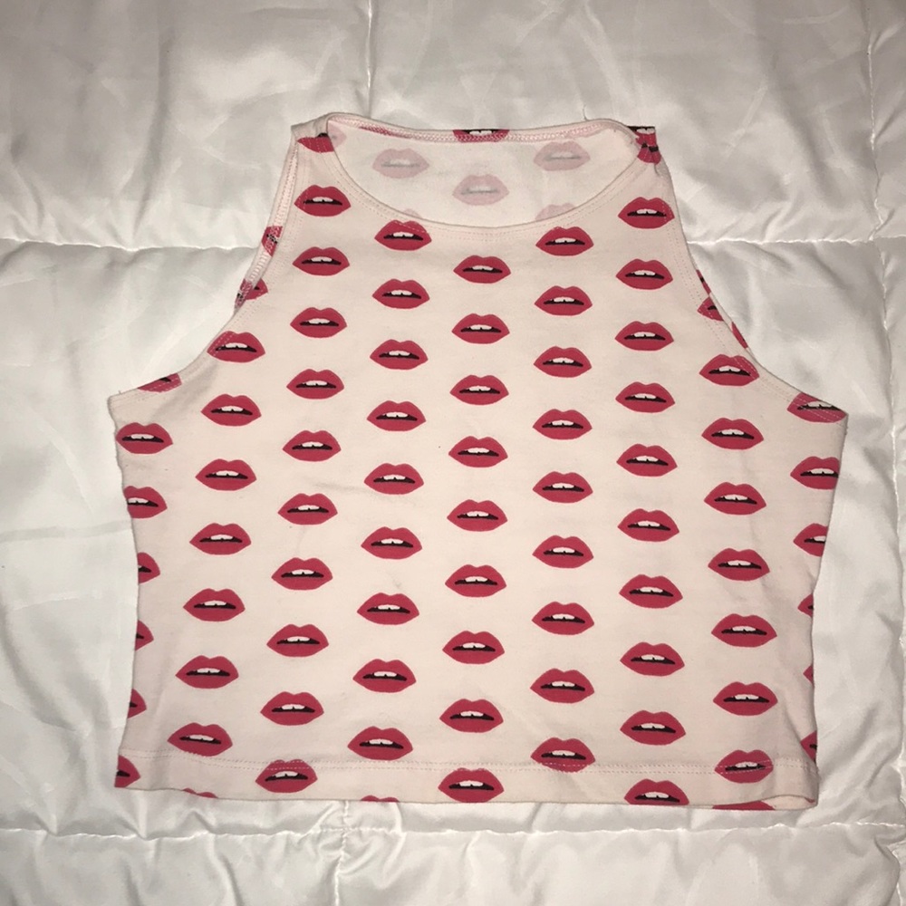 Light pink lips crop top